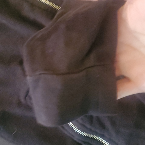 H&M black zippered hoodie size XS but I'm a small and it fits perfectly on me. - Picture 2 of 3